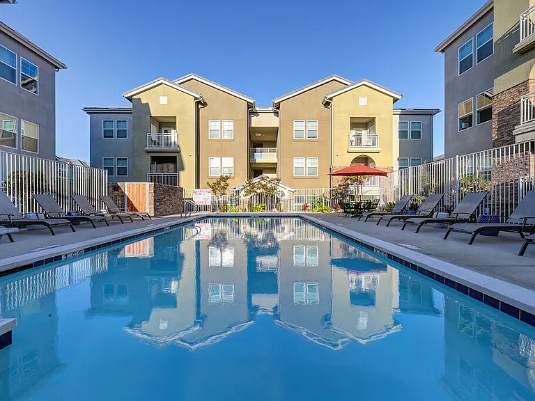 Vela Apartments — Photo 48