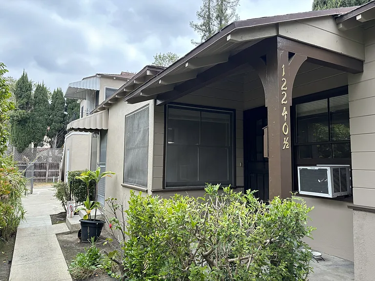 12240 Magnolia Blvd — Photo 1