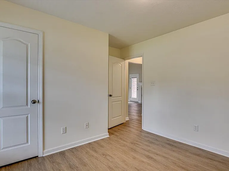 800 Cotswold Ct — Photo 24