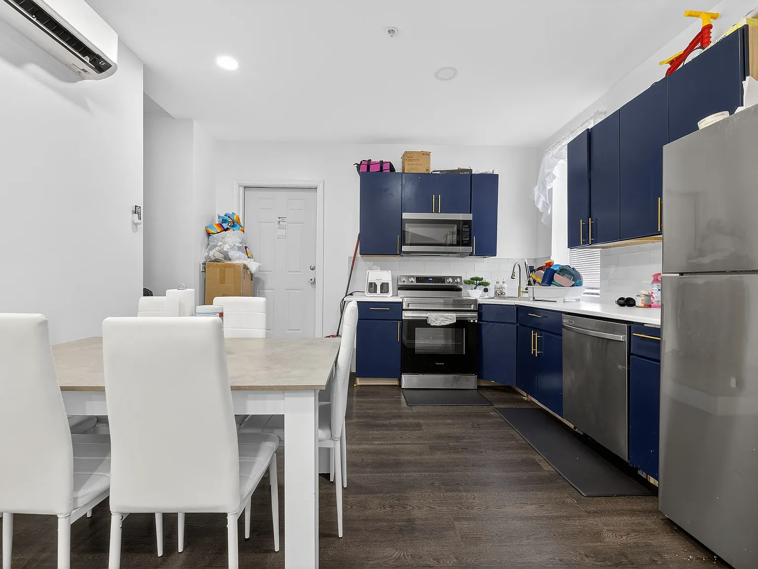2 bed, 837 sqft, $1,850 — Photo 2