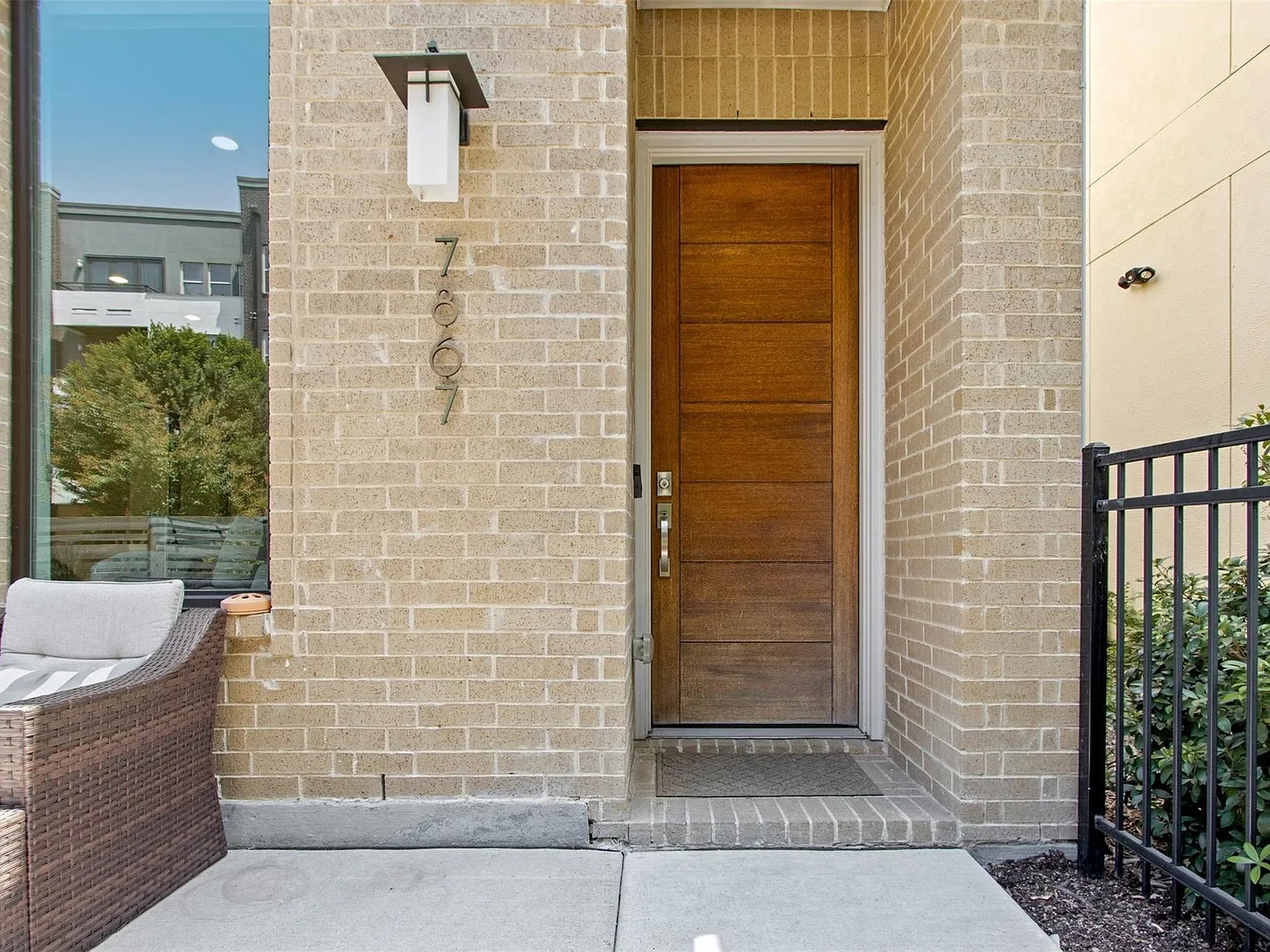3 bed, 2.5 bath, 1762 sqft, $3,450 — Photo 4