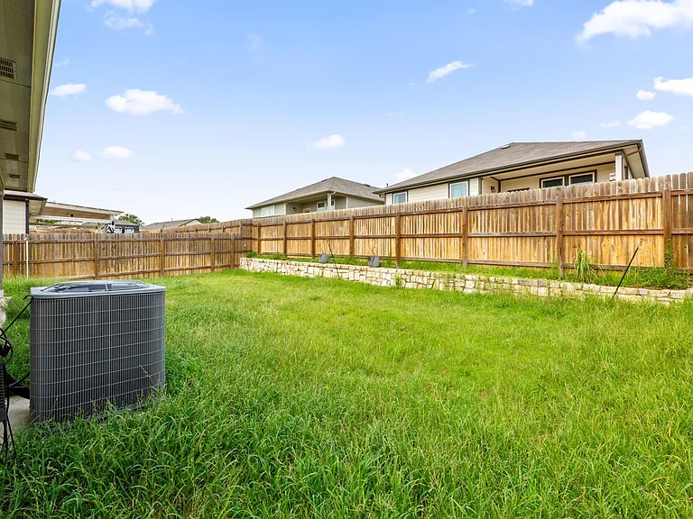 202 Eagle Mountain Trl — Photo 40