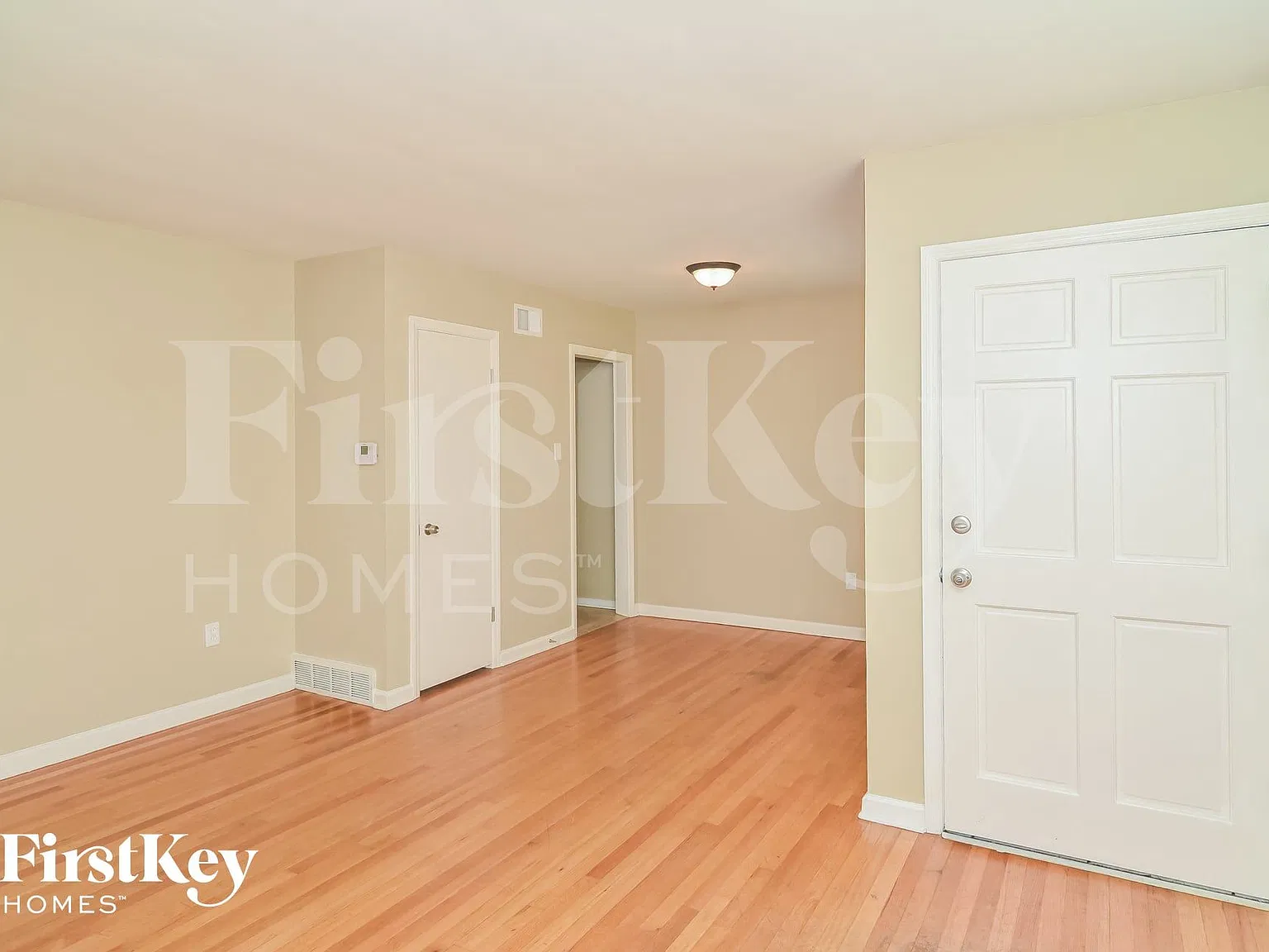 3 bed, 1.0 bath, 1258 sqft, $1,575 — Photo 4