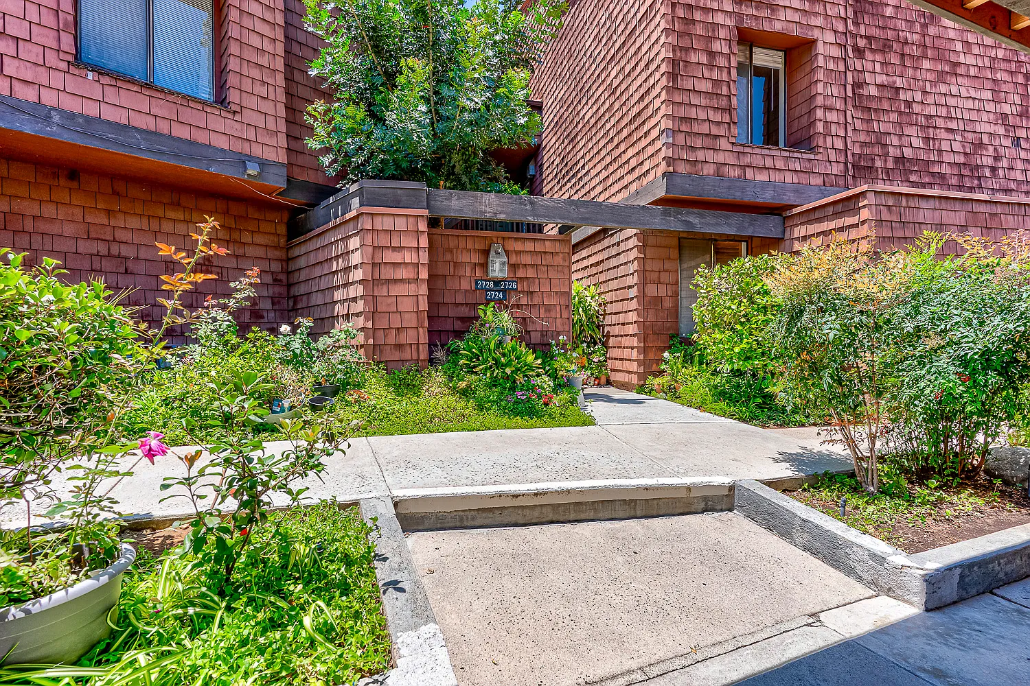 2 bed, 980 sqft, $2,750 — Photo 1