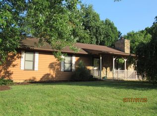 2626 Tulip Ln, Vinton, VA 24179