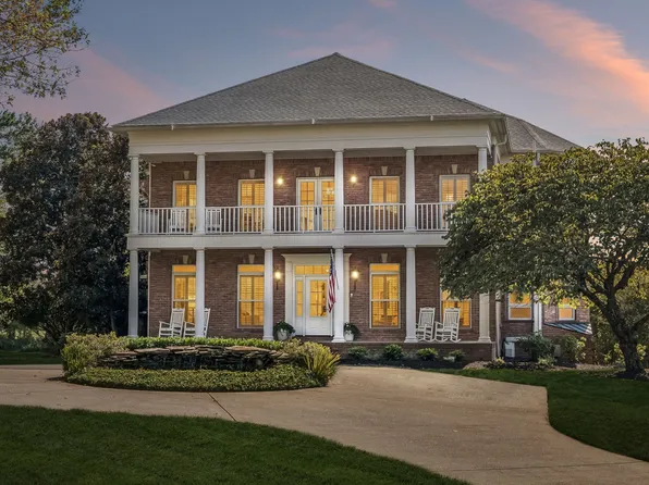 1608 Wellington Ct, Gallatin, TN 37066