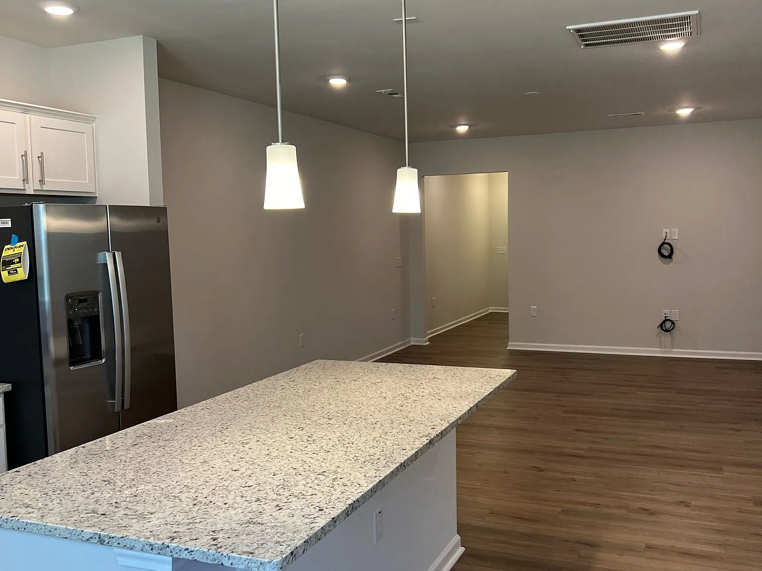 3 bed, 2.5 bath, 1748 sqft, $1,875 — Photo 2