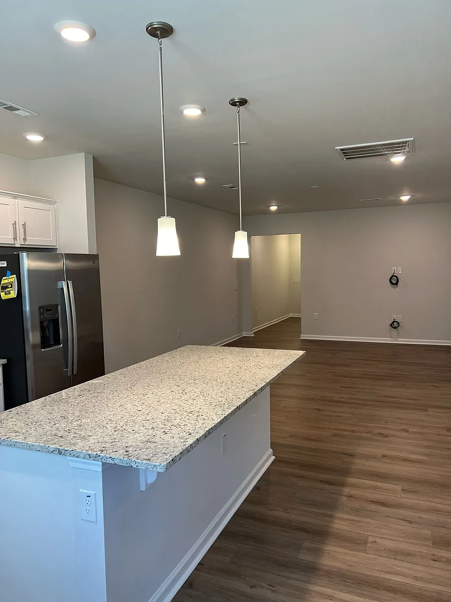 Building Photo - 832 Falls Grove Trl