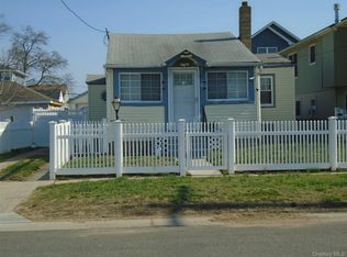 12 North Boulevard, East Rockaway, NY