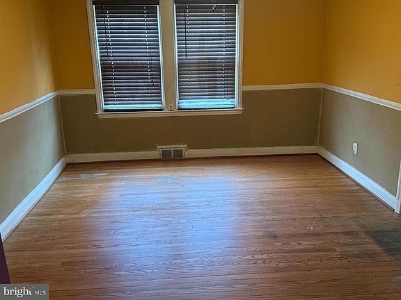 4th image of 1928 Edgewood Rd