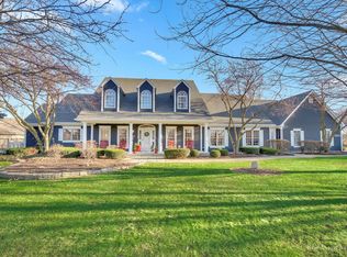 10N843 Williamsburg Dr, Elgin, IL 60124