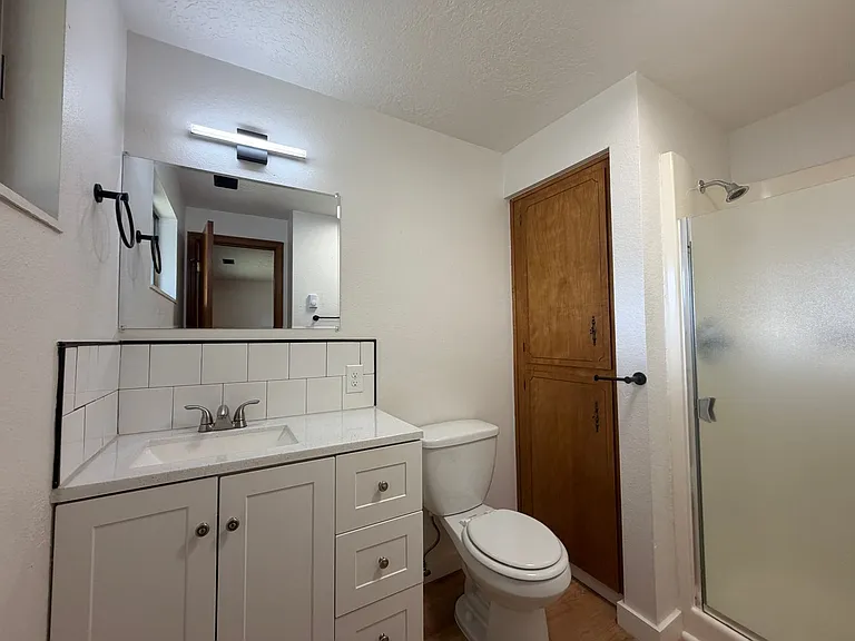 255 Heffley St S — Photo 12
