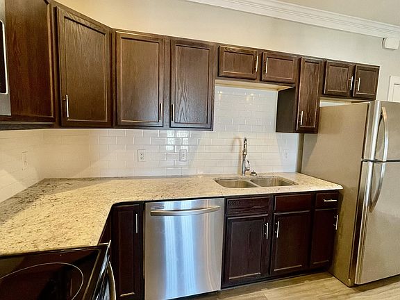 3rd image of 105 Cornerstone St APT 303