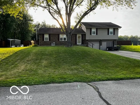 15048 N Bluff Rd, Edinburgh, IN 46124