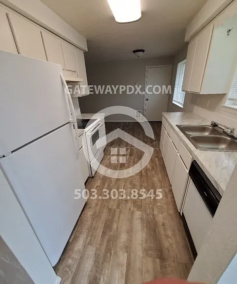 240 N 2nd St — Photo 5