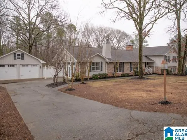 1304 Logan Ln, Sylacauga, AL 35150