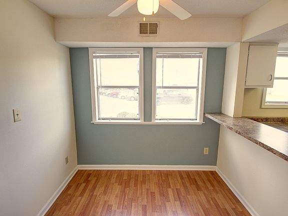 5th image of 988 Clarizz Blvd S