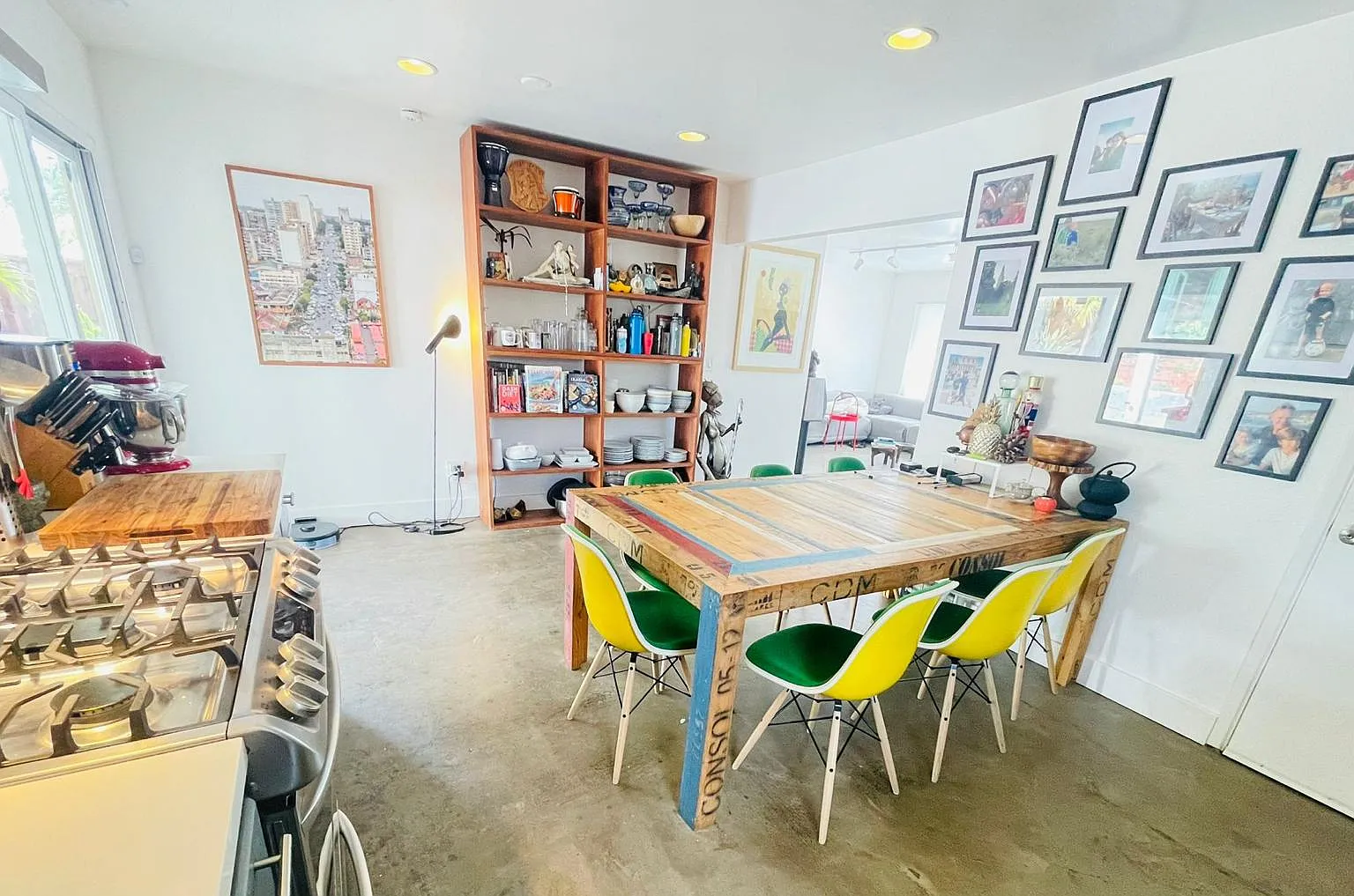 3 bed, 1014 sqft, $4,200 — Photo 4