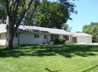 20525 Hughes Ave, Lakeville, MN 55044