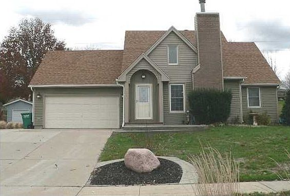 1st image of 4920 Lakewood Dr