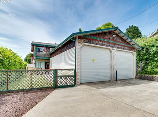 1369 California Ave, Coos Bay, OR 97420
