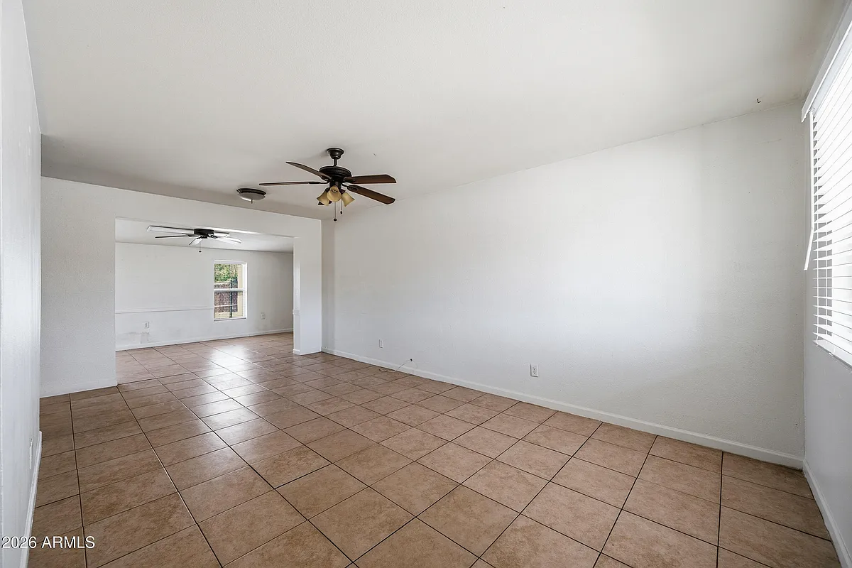Building Photo - 12422 N Cherry Hills Dr E
