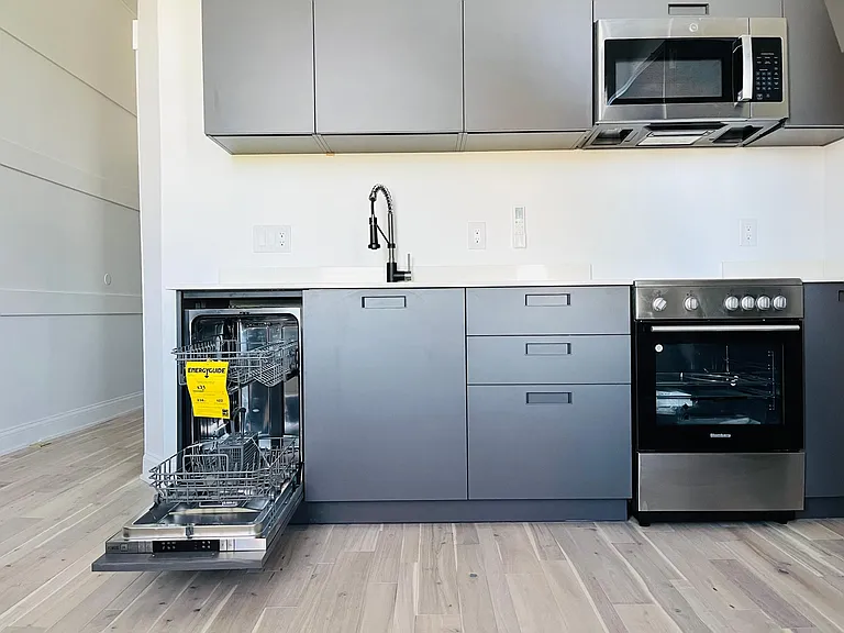 601 York St #9 — Photo 10