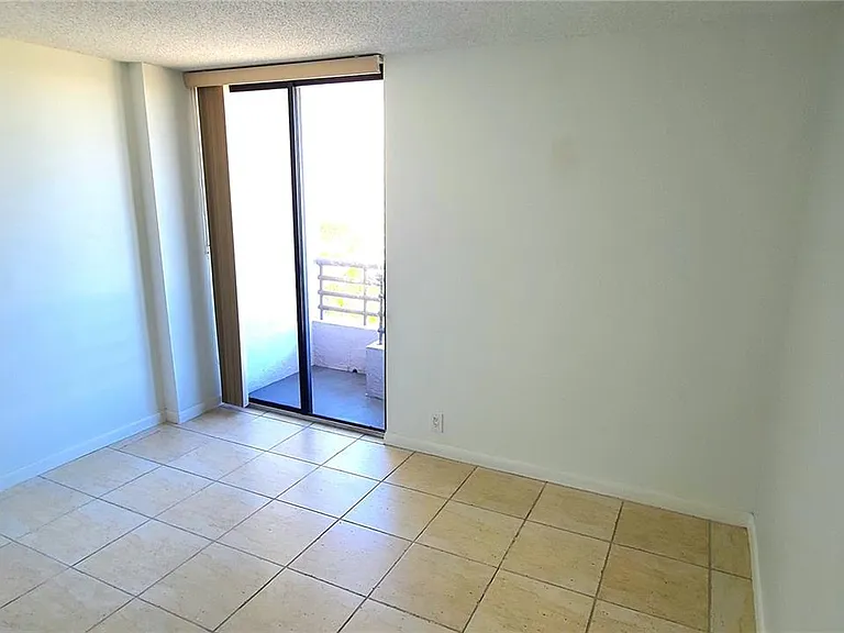 3300 NE 191st St #1207 — Photo 5