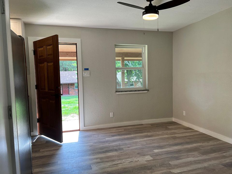 Window Coverings Included, a quick step into the community yard