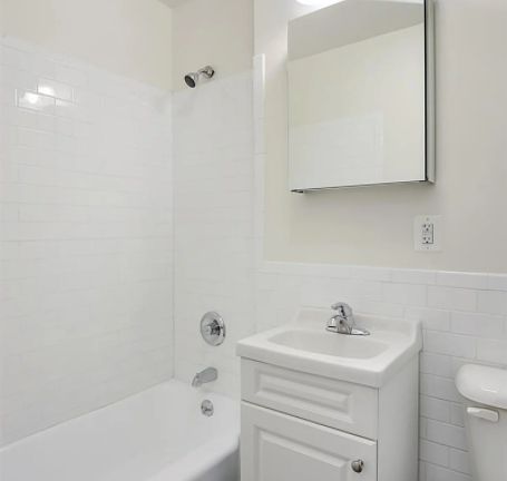 4th image of 259 W 12th St APT 6A