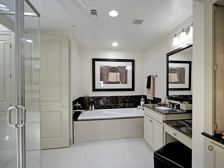 Separate Shower & Soaking Tub (Chilton Floor Plan)