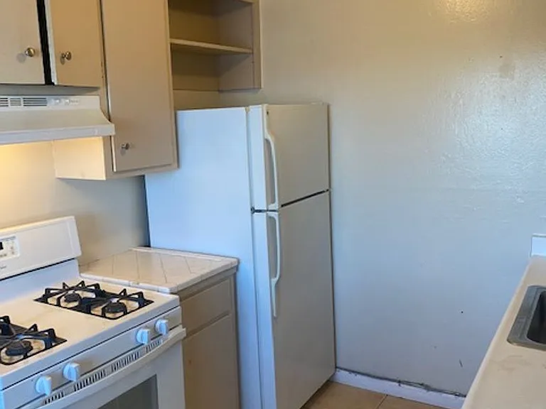 1539 Humboldt St — Photo 2