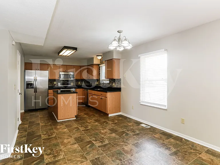 1162 Moneca St — Photo 5