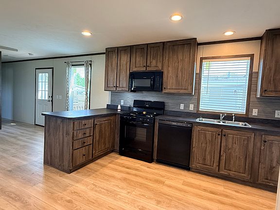 3rd image of 5318 Bart Dr #605