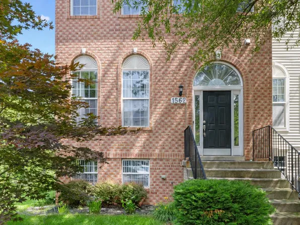 1562 Falling Brook Ct, Odenton, MD 21113