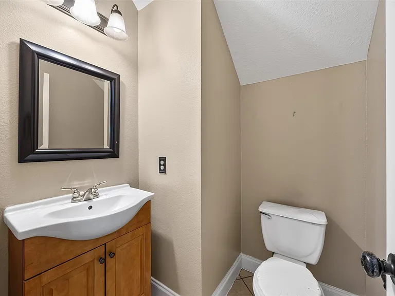 443 Willow West Dr — Photo 8