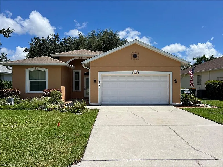 608 Crossfield Cir — Photo 1
