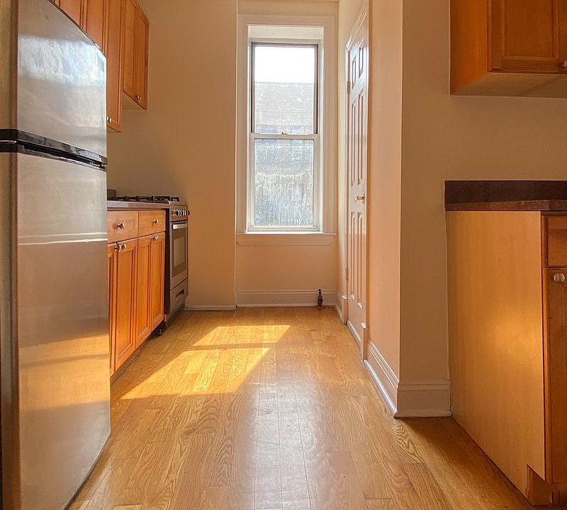 1st image of 309 E 5th St APT 23