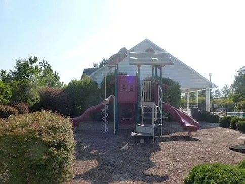 216 Latherton Ct — Photo 31