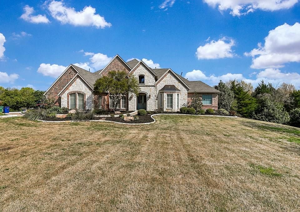 1st image of 15 Shady Bend Dr