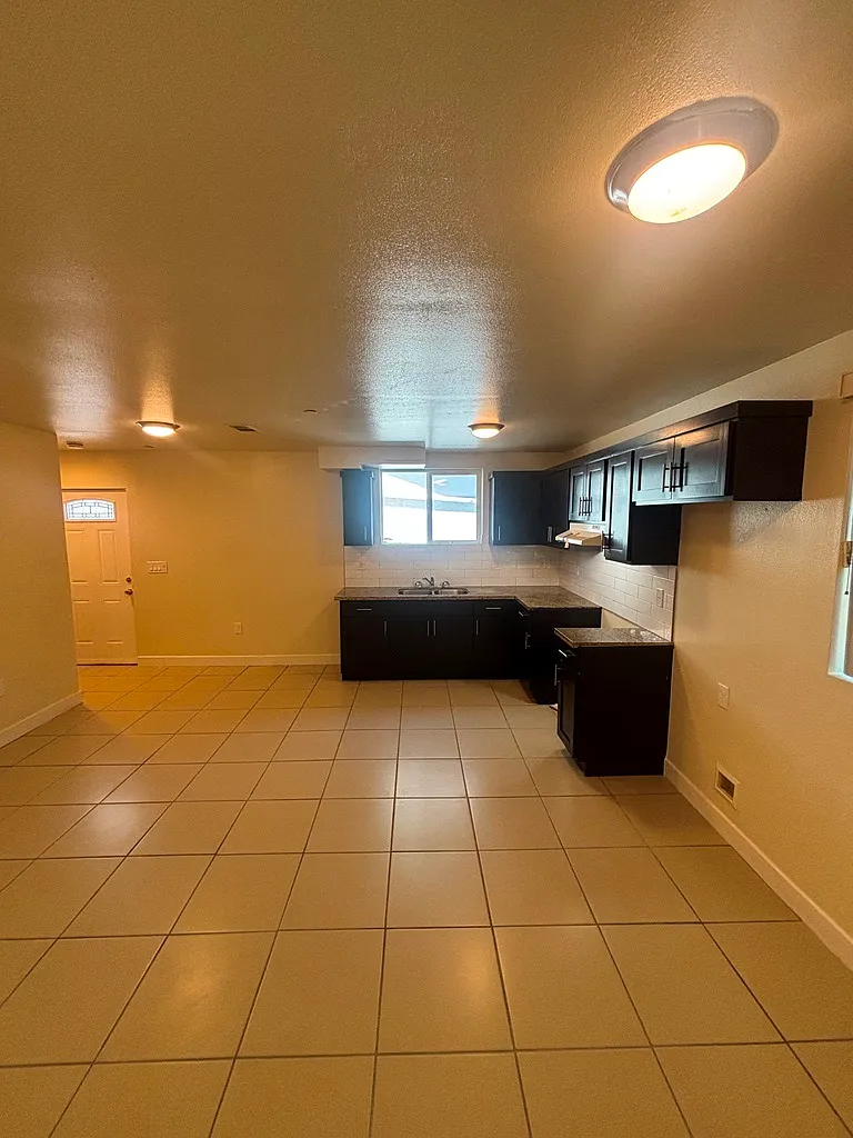 3 bed, 2.5 bath, 1254 sqft, $3,650 — Photo 2