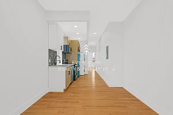 Rented by Evergreen Realty & Investments | media 15
