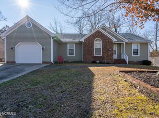 148 Raintree Cir, Jacksonville, NC 28540