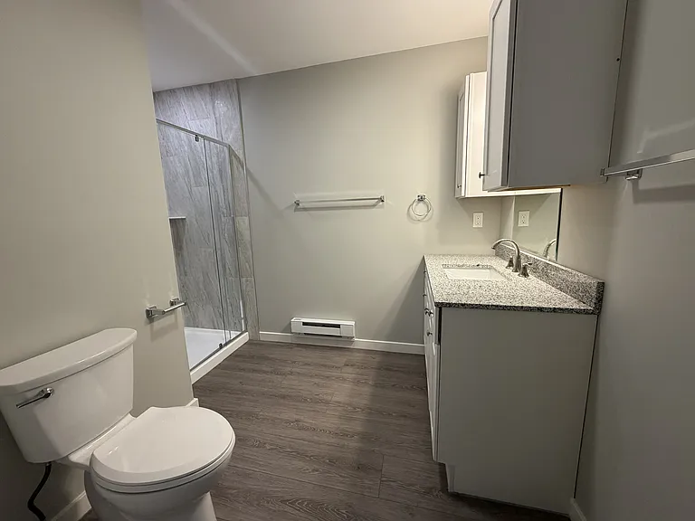 30-32 Osborne St #4 — Photo 11