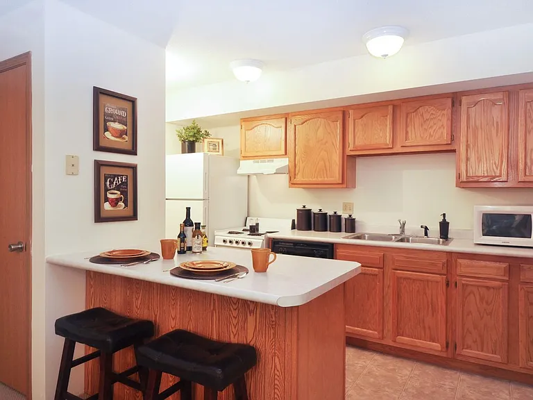203 N Gregory St — Photo 11