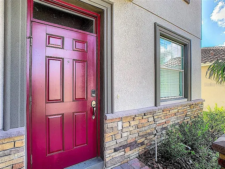 4 bed, 2600 sqft, $2,800 — Photo 2
