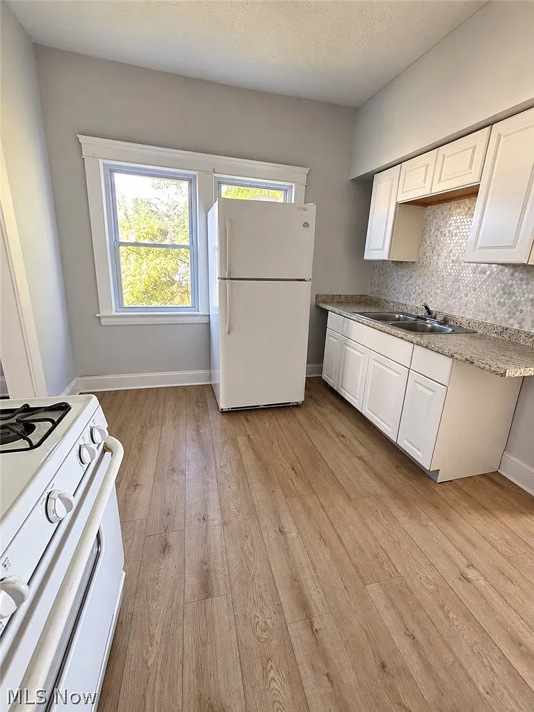 2 bed, 1.0 bath, 1027 sqft, $980 — Photo 3