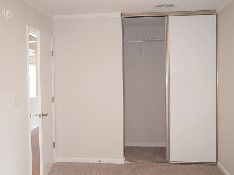 1133 Oakcrest Dr — Photo 9