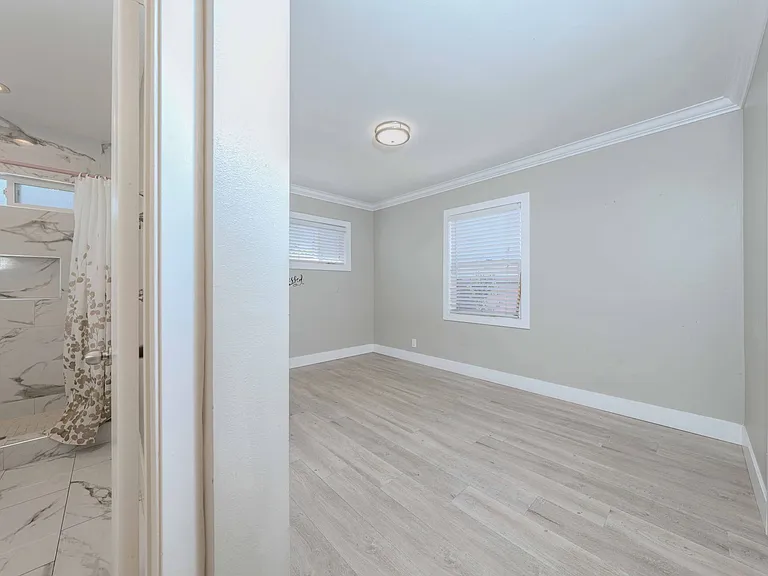 1817 E Morava Ave — Photo 14