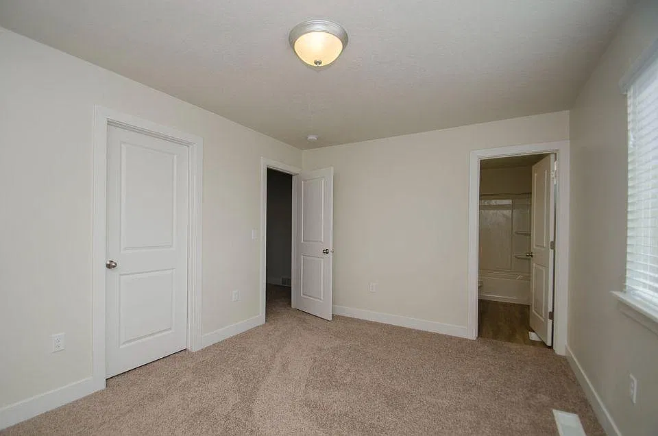 1107 W 600 S — Photo 4
